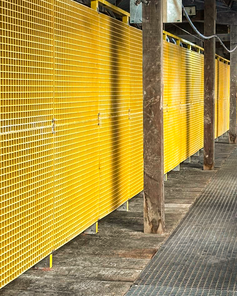 Grade de proteção em fibra de vidro Fibermeyer em aplicação portuária